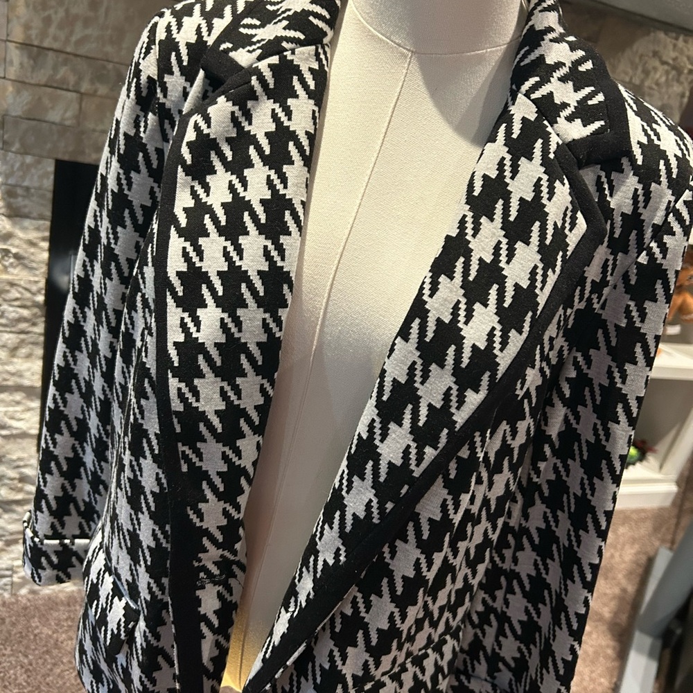 Catherine Malandrino Black and White Houndstooth Blazer